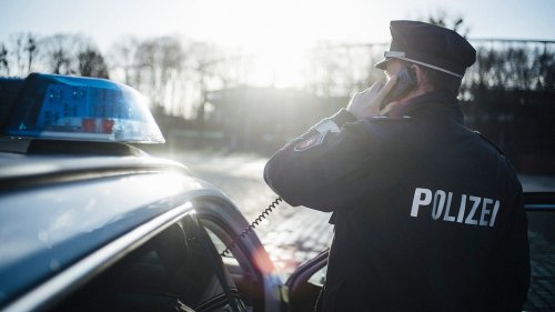 Unbekannte sprengen Fahrkartenautomat in Hildesheim