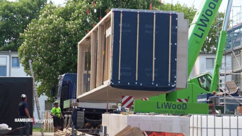 Pilotprojekt: SAGA stockt Häuser mit Holzmodulen auf