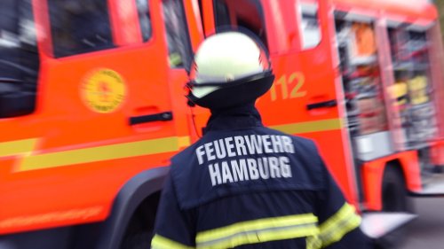 Brand in Hausbruch: Hamburger Feuerwehr warnt vor Rauchwolke