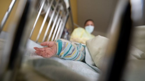 Neubrandenburg: Kinderklinik nimmt Intensiv-Patienten aus Berlin auf