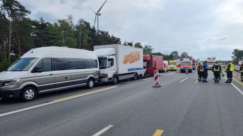 A1 gesperrt: Mehrere Verletzte bei Unfall nahe Bramsche