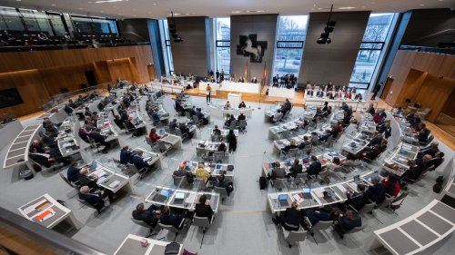 Landtag debattiert über kleine Häuser und gesundes Essen