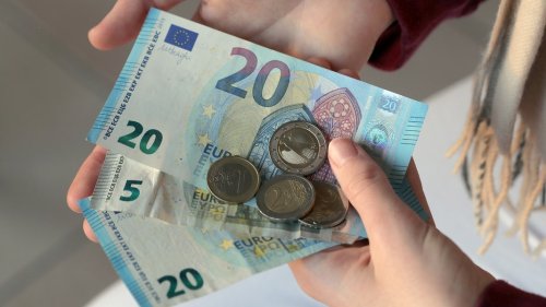 Jugendliche schenkt Kieler Onlinebekanntschaft Tausende Euro