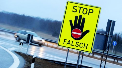 Falschfahrer auf der A20: 84-Jähriger verursacht Unfall