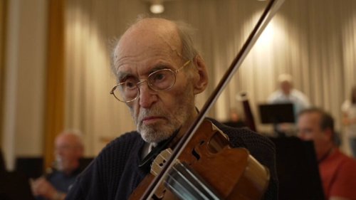 Gerhard Ehlert: Mit 101 Jahren noch immer an der Bratsche