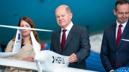 Nationale Luftfahrtkonferenz: Wie wird das Fliegen umweltfreundlicher?