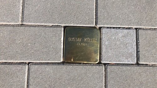 Flensburg: Erster Stolperstein erinnert an Kriegsdienstverweigerer