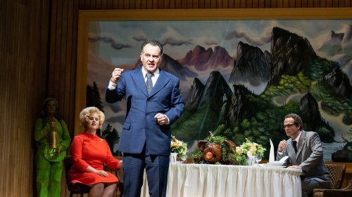 Swing und hämmernder Puls bei "Nixon in China": Oper in Hannover