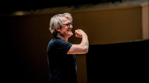 KunstFestSpiele: Auftakt mit 50 Klavieren im Kreis