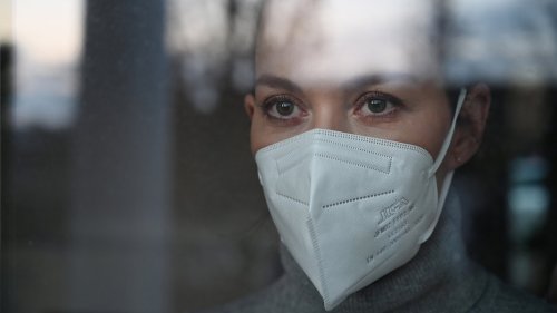Corona: Ärztin aus MV wegen falscher Maskenbefreiungen angeklagt