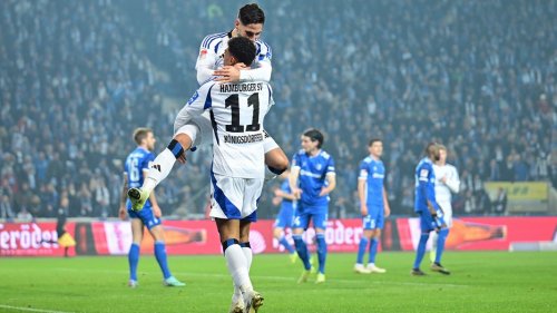 "King" Königsdörffer schießt Spitzenreiter HSV zum Sieg in Magdeburg