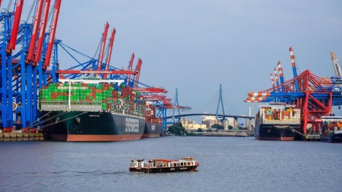 Hamburger Hafen steigert Containerumschlag im ersten Halbjahr