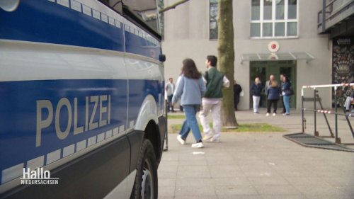 Rund 20 Menschen greifen Türkisches Konsulat in Hannover an