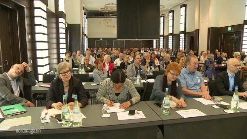 Kongress in Rostock berät über Aufarbeitung der SED-Diktatur