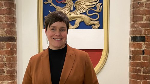 Rostock: Neue Oberbürgermeisterin Eva-Maria Kröger tritt Amt an