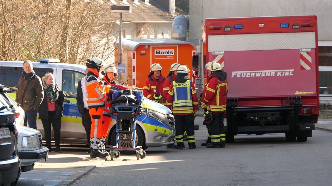 Einsatz am UKSH in Kiel: Verdächtiger Umschlag mit Pulver gefunden