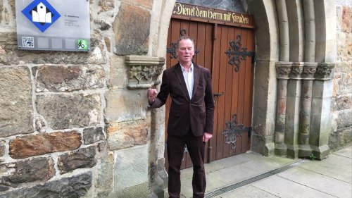 Oster-Gottesdienst: Pastor aus Rinteln will Witze erzählen