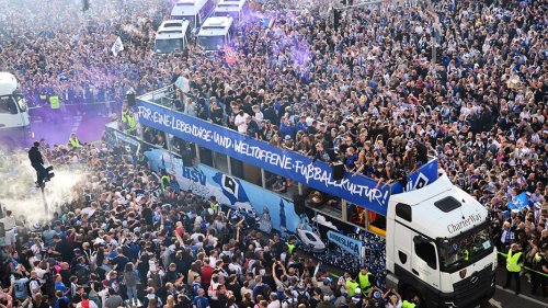 News-Blog: Party on auf den Party-Trucks - 80.000 feiern den HSV