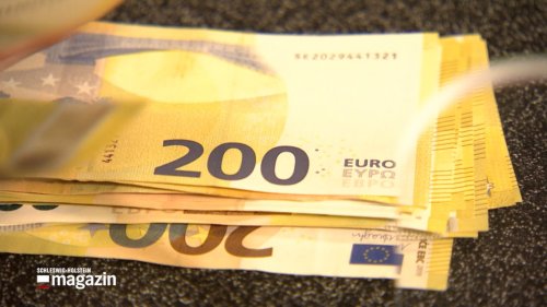 Prozessauftakt: Pfleger soll ältere Frau um 250.000 Euro betrogen haben