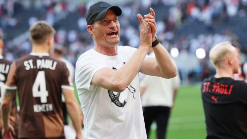 St. Pauli spielt in Frankfurt remis - Klassenerhalt praktisch sicher