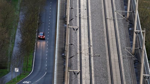 Warnstreik in Niedersachsen: Keine Busse, Bahnen und Flüge
