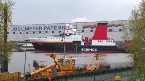 Forschungsschiff "Meteor IV" verlässt die Meyer Werft