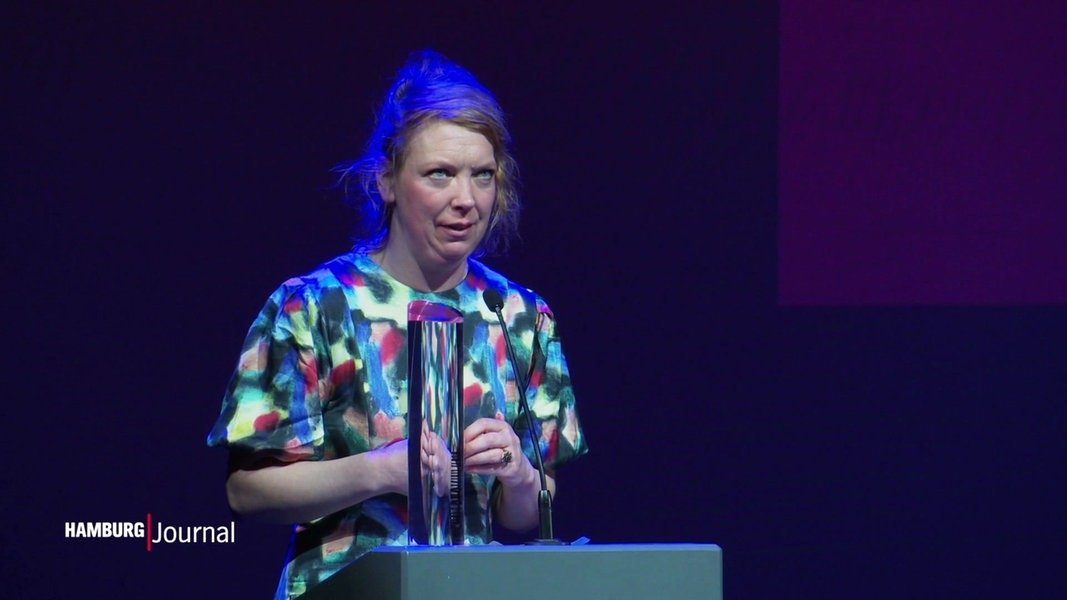 Lina Beckmann mit Gustaf-Gründgens-Preis ausgezeichnet