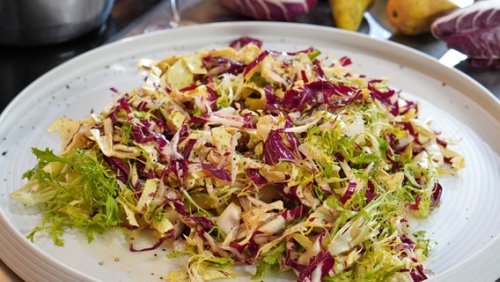 Rezept "Winterlicher Blattsalat mit Kartoffeln und Birnen" | NDR.de - Ratgeber - Kochen