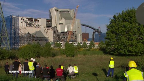 Sprengung am Kraftwerk Moorburg: Zweiter Versuch erfolgreich