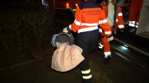 Rahlstedt: Jugendamt lässt Baby aus Wohnung holen