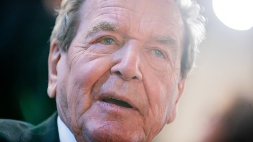 Muss Altkanzler Gerhard Schröder die SPD doch noch verlassen?