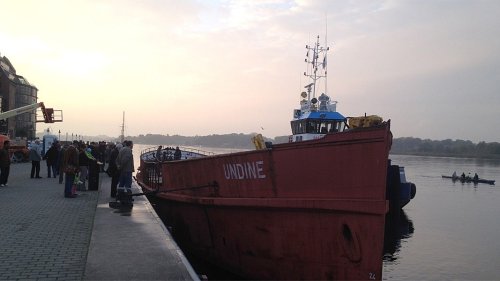 Seebäderschiff-Urgestein "Undine" in Rostock wird geborgen