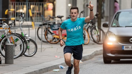 1.100 Kilometer Laufen für guten Zweck: Schüler erreicht Hamburg