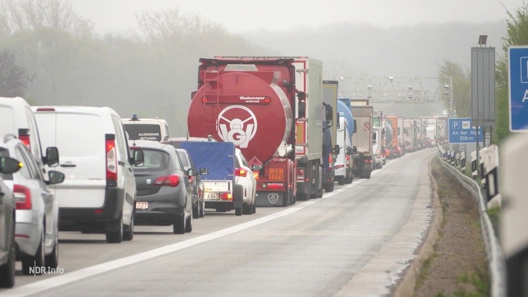 Stau oder Umleitung? - Tipps für Autofahrende