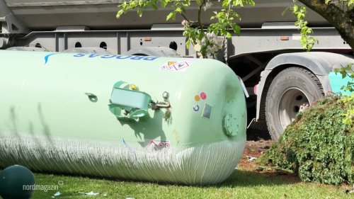 Lkw fährt gegen Tank: Gas bei Friedland ausgetreten