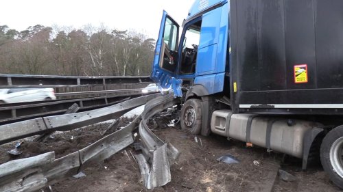 Unfälle mit Bus und Lkw sorgen für Chaos auf Hamburgs Autobahnen
