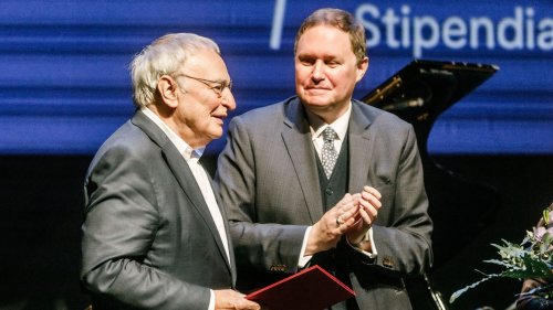 Schriftsteller Uwe Timm erhält Lessing-Preis in Hamburg