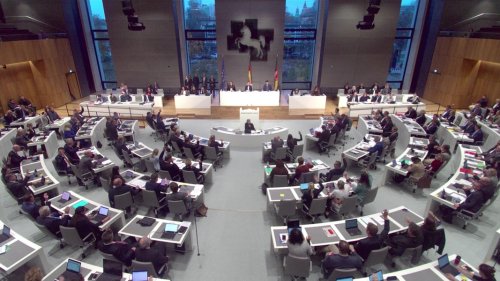 Landtag spricht über Arbeitsbedingungen von Paketboten