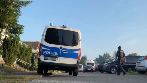 Rechtsextreme "Artgemeinschaft" verboten - Razzien im Norden