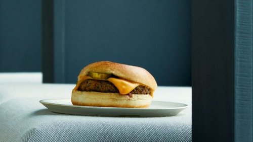 Rezept "Veggie-Cheeseburger und Burger-Brötchen" | NDR.de - Ratgeber - Kochen