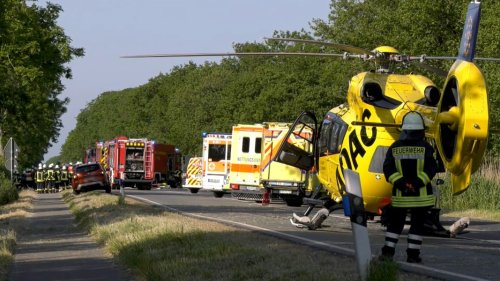 Unfall bei Loppersum: 18-Jährige lebensgefährlich verletzt