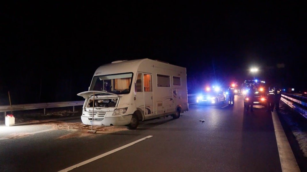 Verfolgungsfahrt auf A26: Polizist stoppt Wohnmobil mit Schuss in Reifen