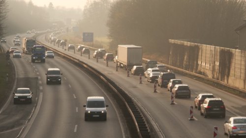Oster-Reiseverkehr: Heute volle Straßen und Autobahnen erwartet
