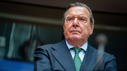 Schröder will Privilegien-Entzug offenbar prüfen lassen