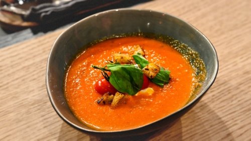 Rezept "Tomaten-Basilikum-Suppe mit Croûtons" | NDR.de - Ratgeber - Kochen