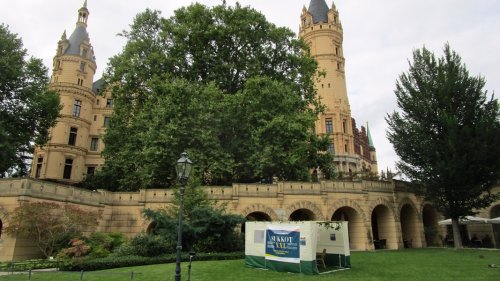 Jüdisches Laubhüttenfest in Schwerin: Eine Sukka vorm Schloss