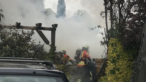 Braunschweig: Mann bei Brand von Gartenlaube schwer verletzt