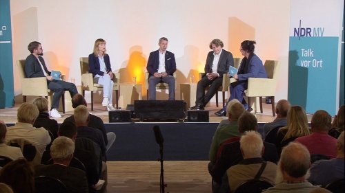NDR Talk vor Ort: Debatte um leere Kassen und wichtige Aufgaben