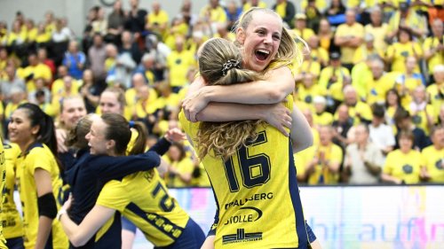 Schweriner Volleyballerinnen gewinnen Spiel eins der Final-Serie