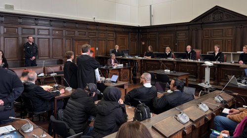 Kind bei illegalem Autorennen getötet: Emotionaler Prozessauftakt in Hamburg